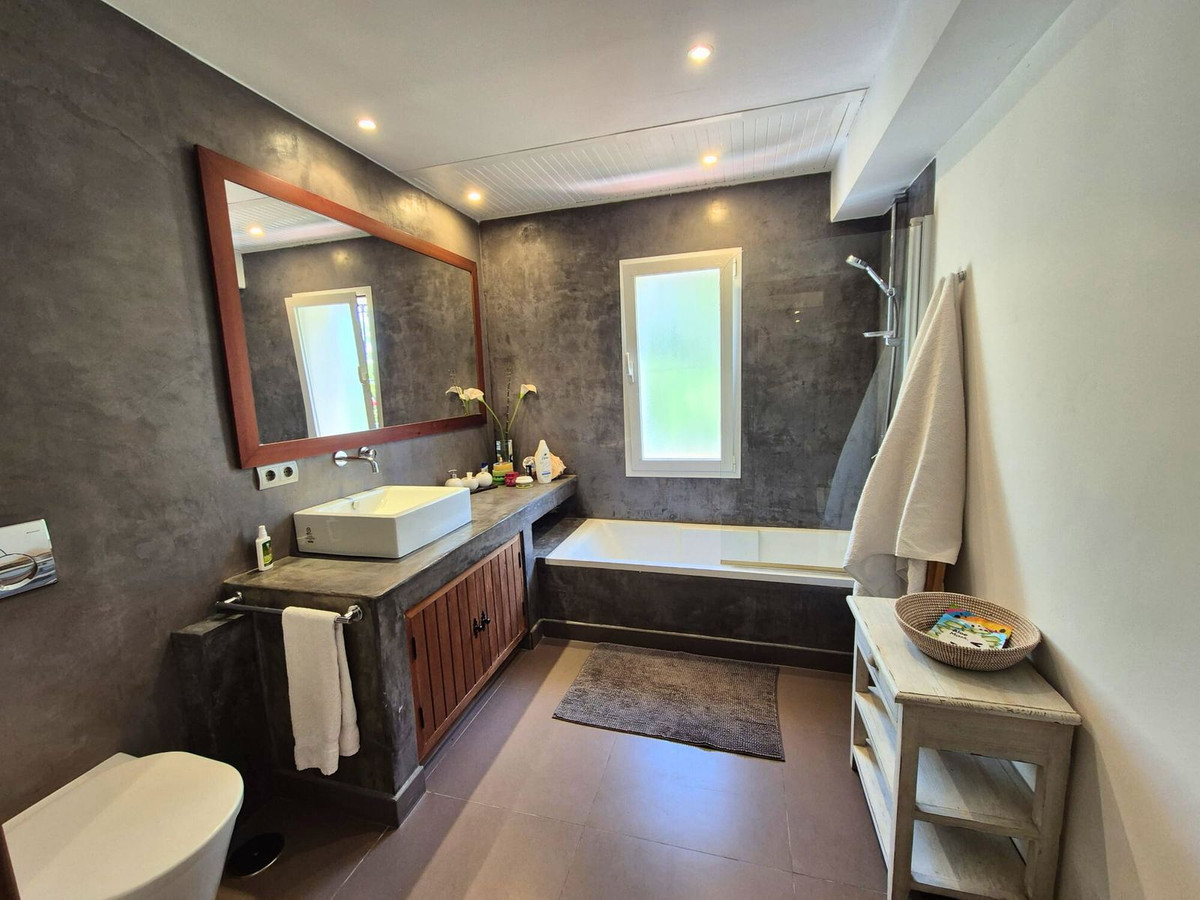 Huis te koop in Manilva | 5 slaapkamers H5109319