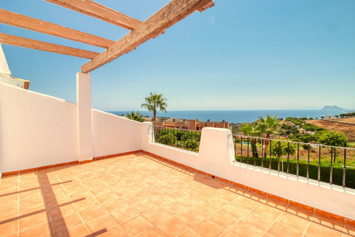 Appartement te koop in Manilva | 4 slaapkamers H5134963