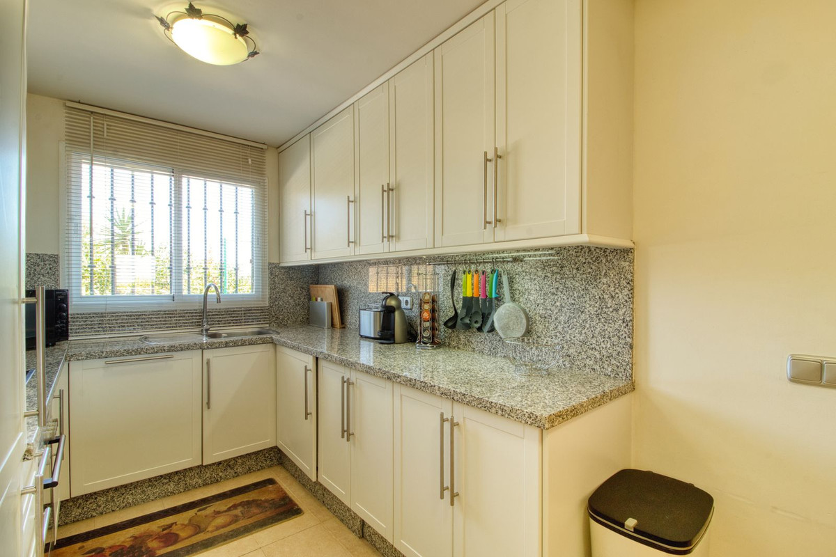 Appartement te koop in Manilva | 4 slaapkamers H5134963