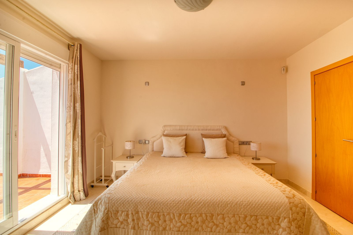 Appartement te koop in Manilva | 4 slaapkamers H5134963
