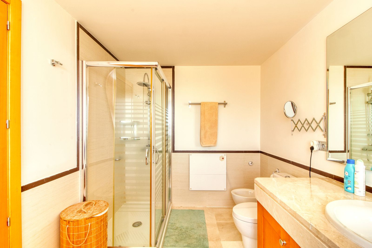Appartement te koop in Manilva | 4 slaapkamers H5134963