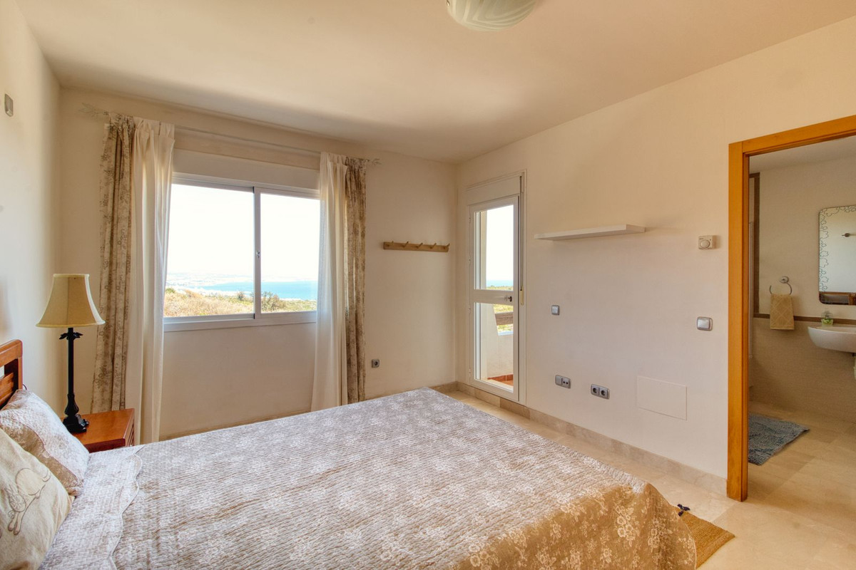 Appartement te koop in Manilva | 4 slaapkamers H5134963