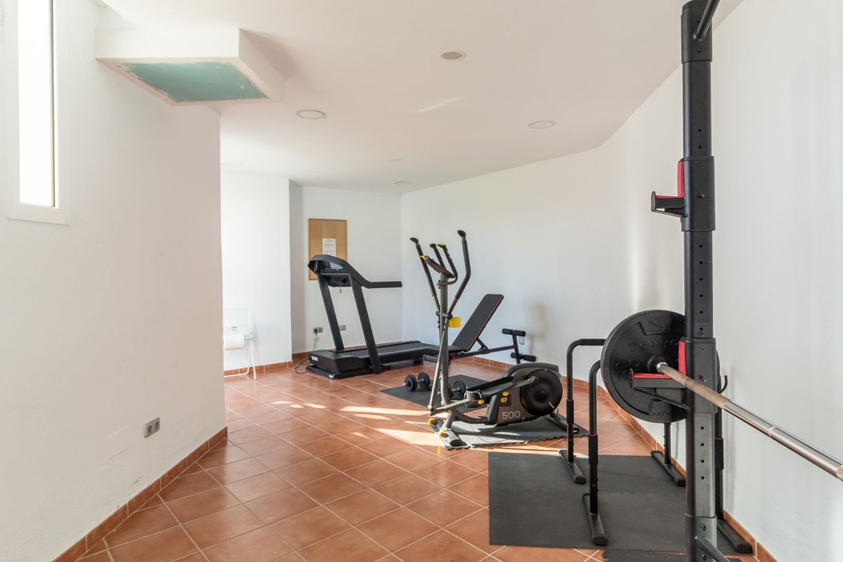 Appartement te koop in Manilva | 4 slaapkamers H5134963