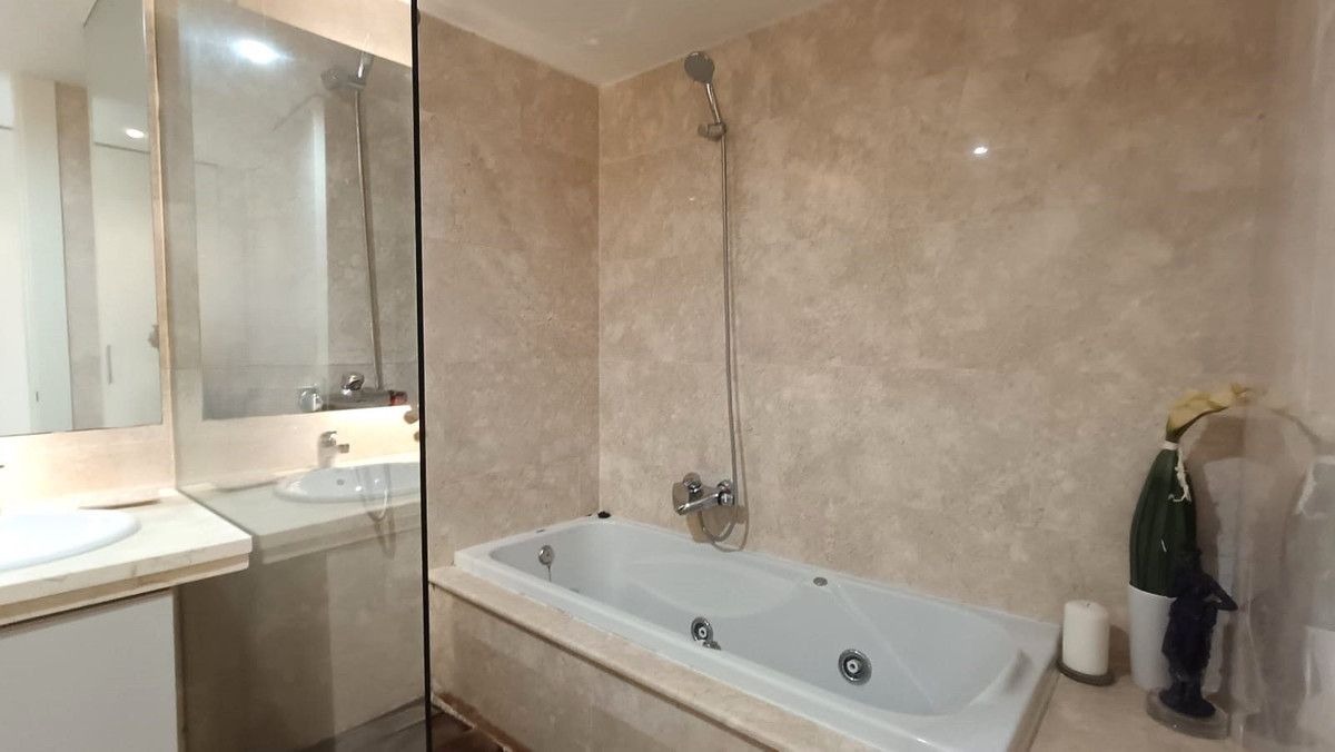Penthouse te koop in Manilva | 2 slaapkamers H5141509