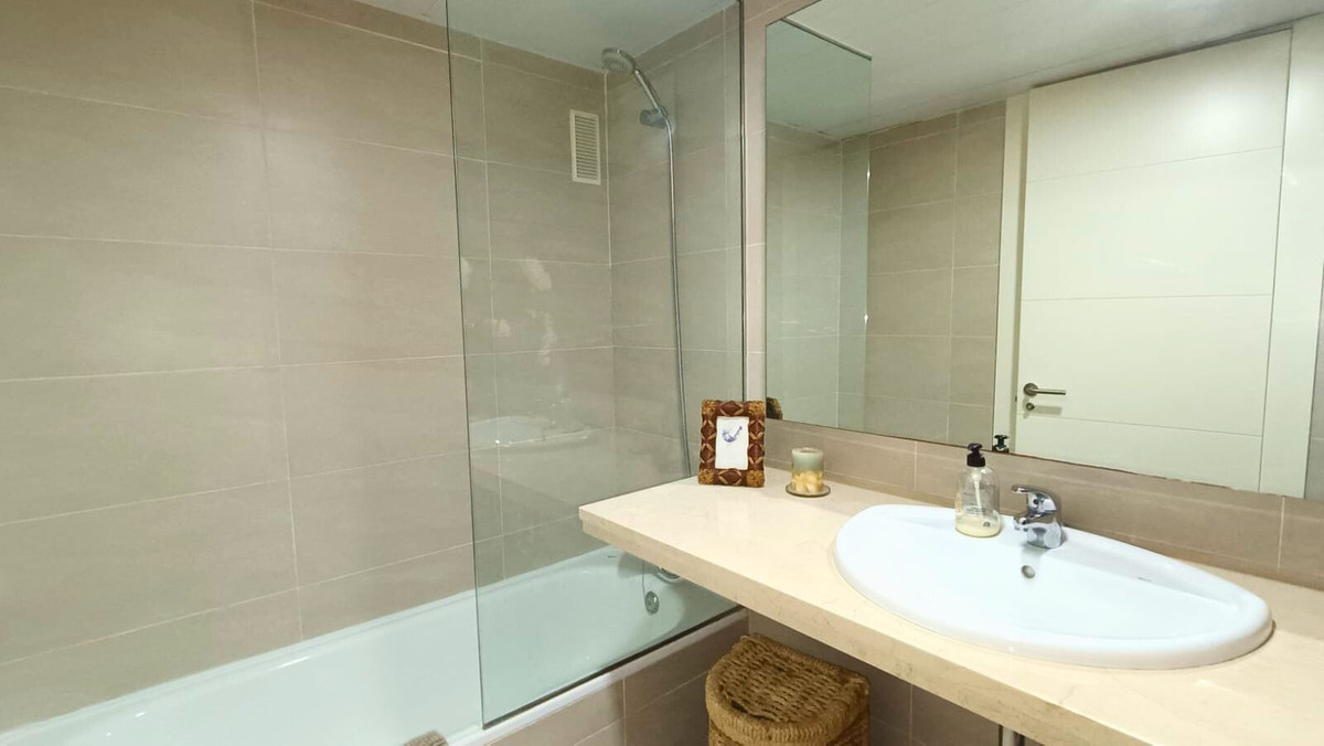 Penthouse te koop in Manilva | 2 slaapkamers H5141509