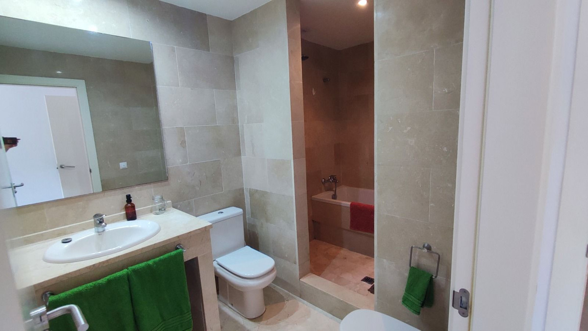 Appartement te koop in Manilva | 3 slaapkamers H5143219