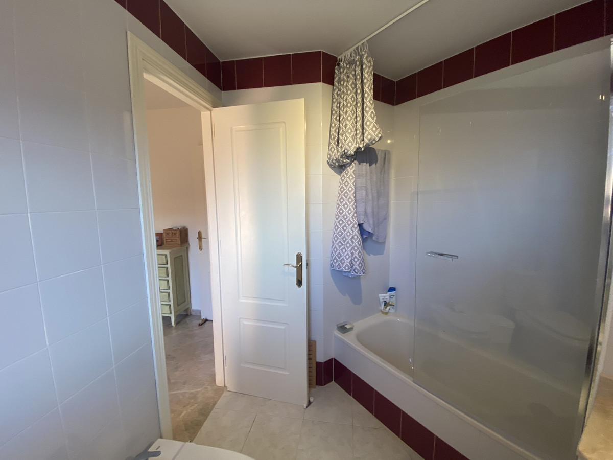 Huis te koop in Manilva | 4 slaapkamers H5148283