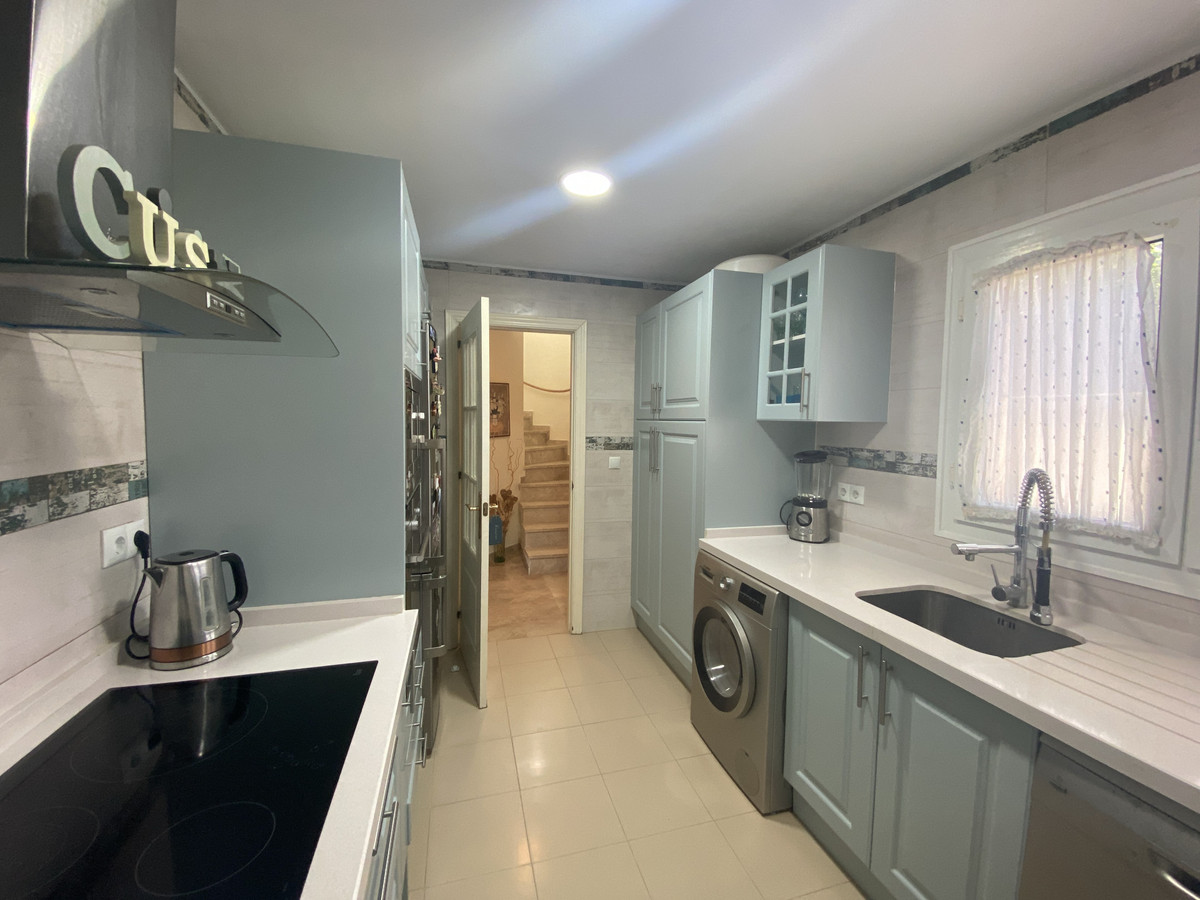 Huis te koop in Manilva | 4 slaapkamers H5148283