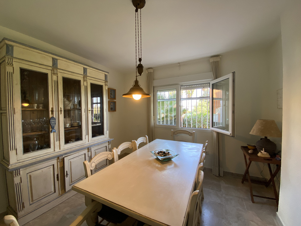 Huis te koop in Manilva | 4 slaapkamers H5148283