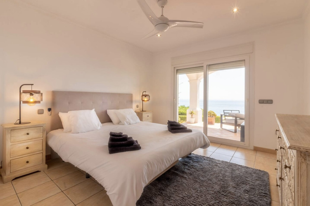 Huis te koop in Manilva | 4 slaapkamers H5202055