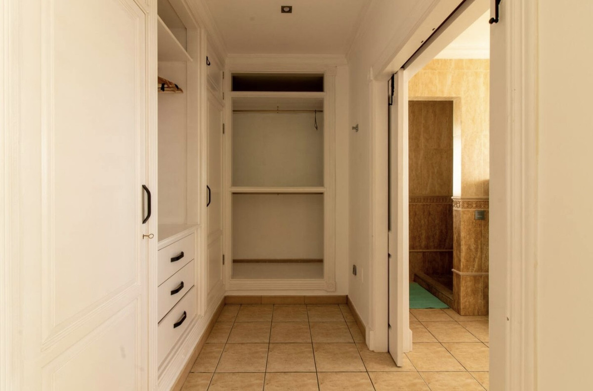 Huis te koop in Manilva | 4 slaapkamers H5202055