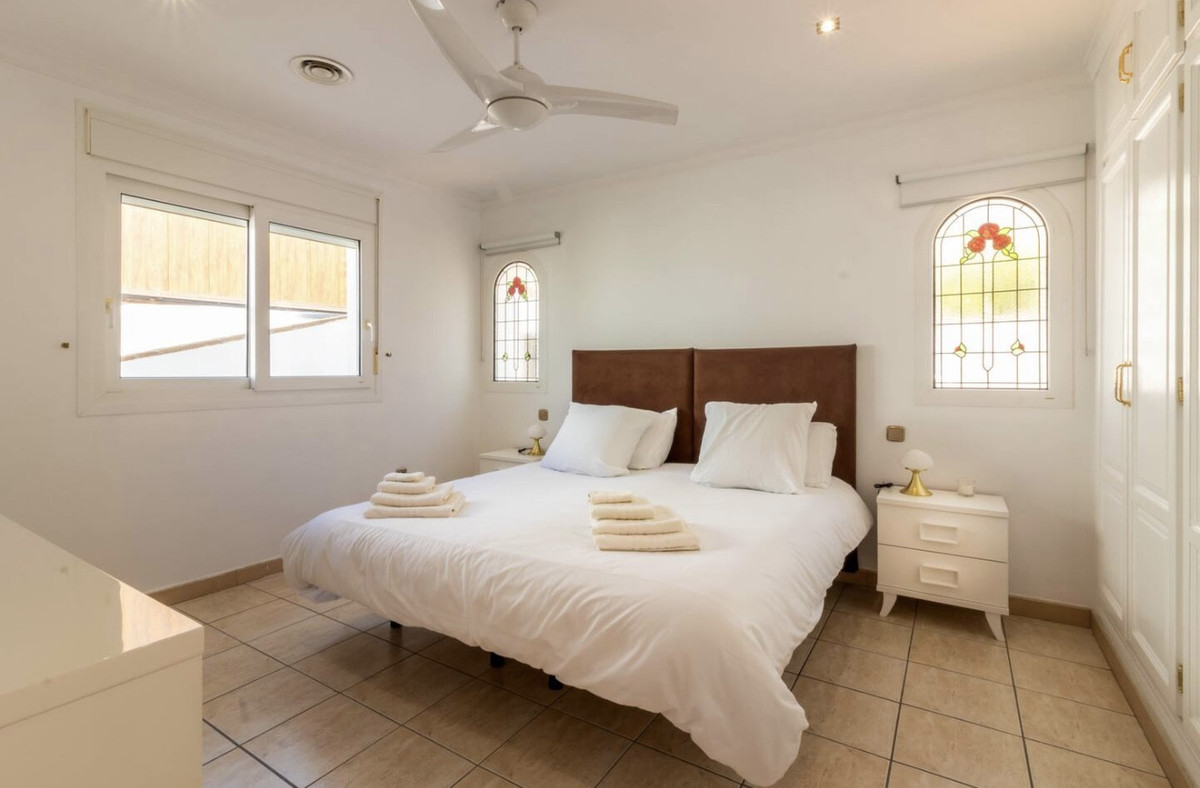 Huis te koop in Manilva | 4 slaapkamers H5202055