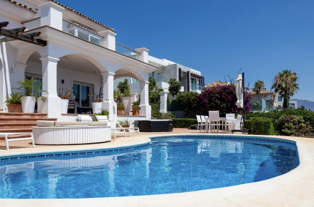 Huis te koop in Manilva | 4 slaapkamers H5202055