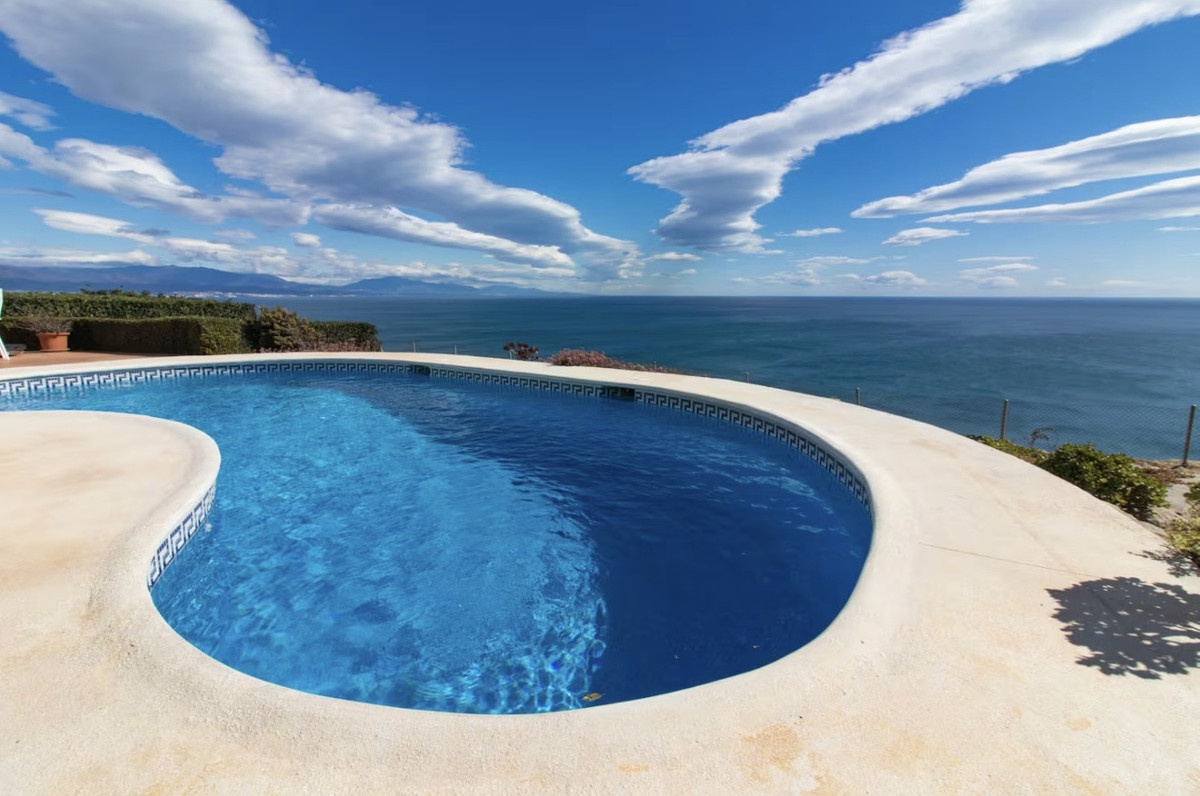 Huis te koop in Manilva | 4 slaapkamers H5202055