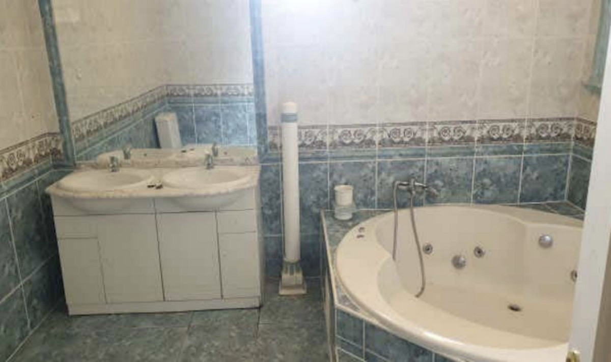 Huis te koop in Manilva | 4 slaapkamers H5235478