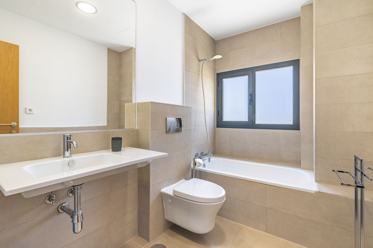 Huis te koop in Manilva | 4 slaapkamers H5287867