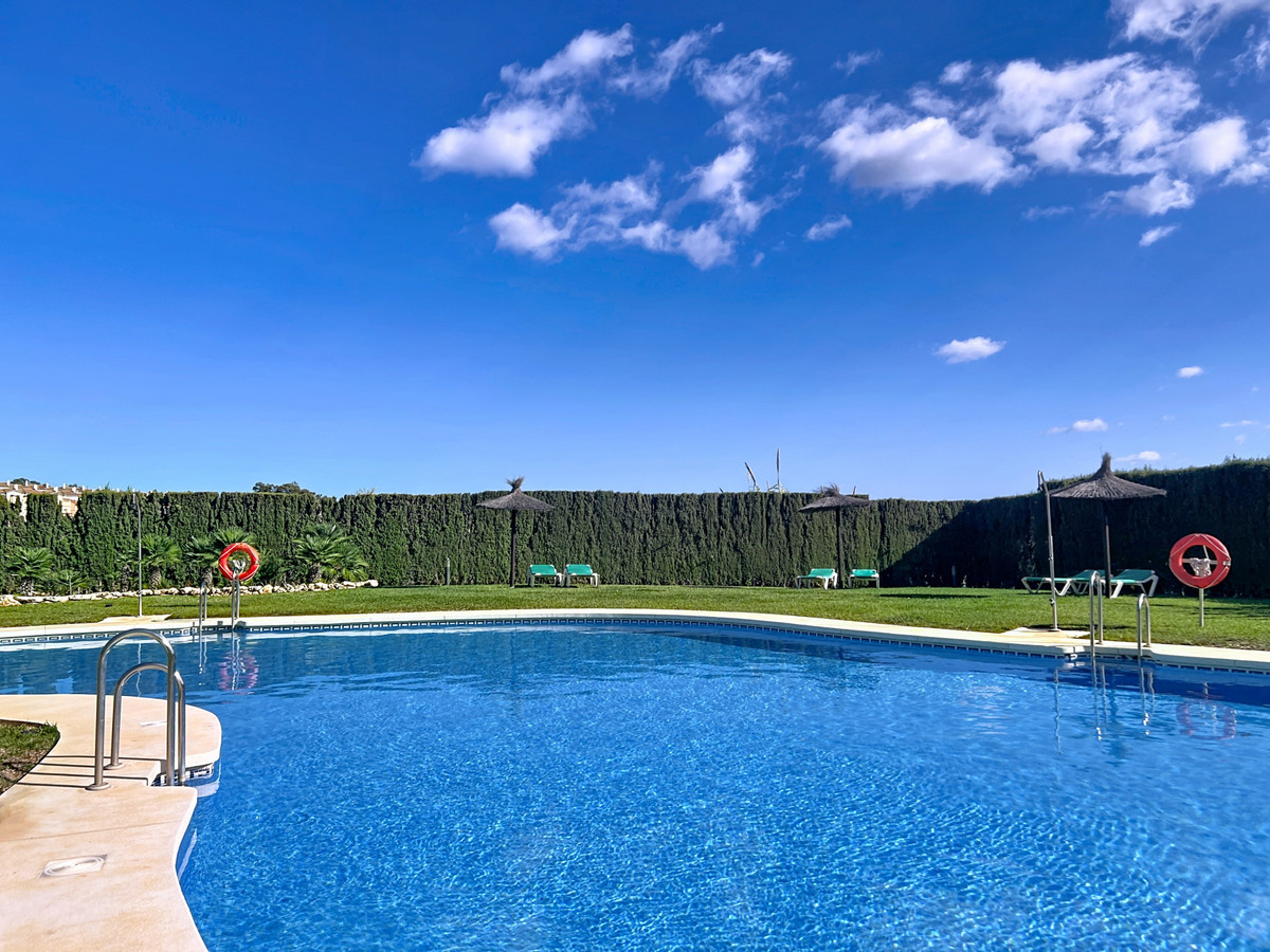 Appartement te koop in Manilva | 2 slaapkamers H5288398