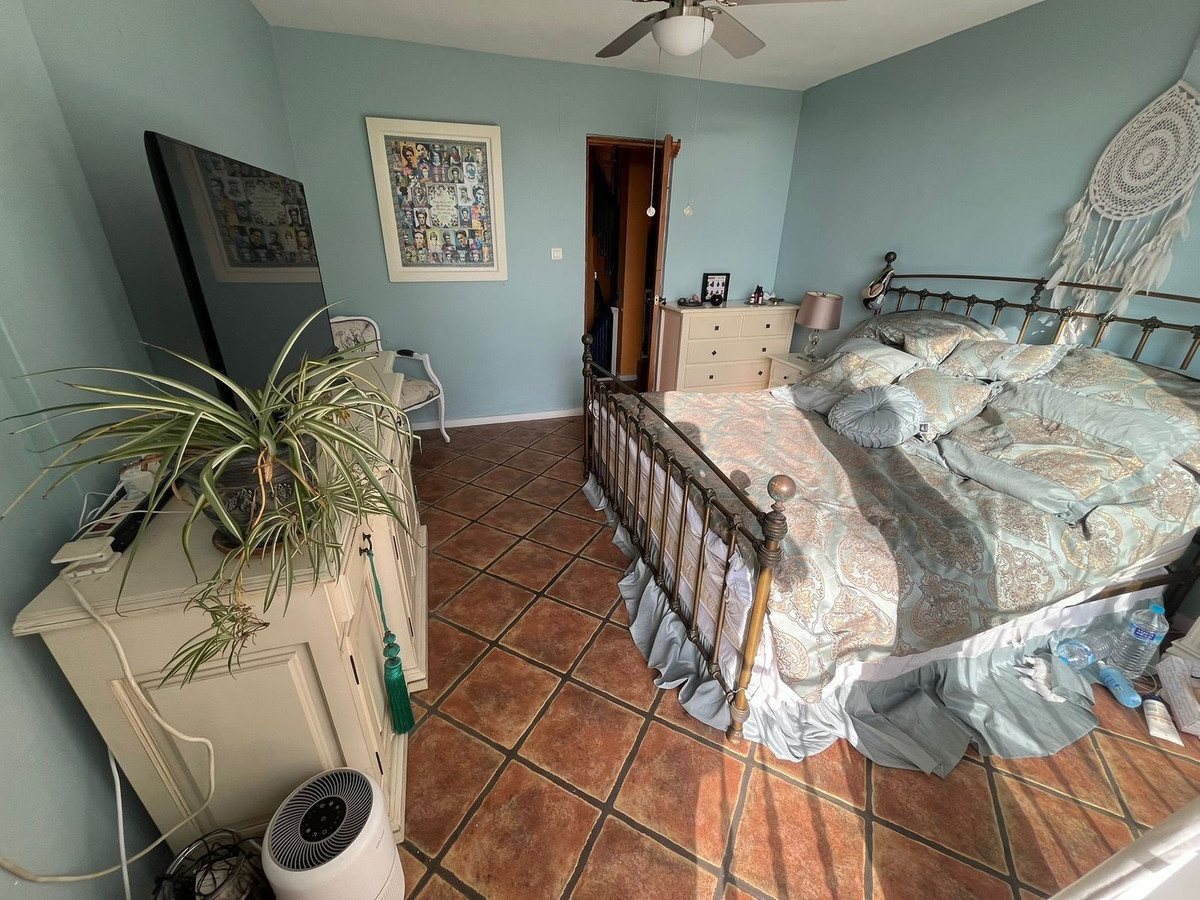 Huis te koop in Manilva | 4 slaapkamers H5311402