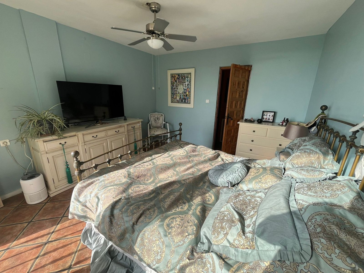 Huis te koop in Manilva | 4 slaapkamers H5311402