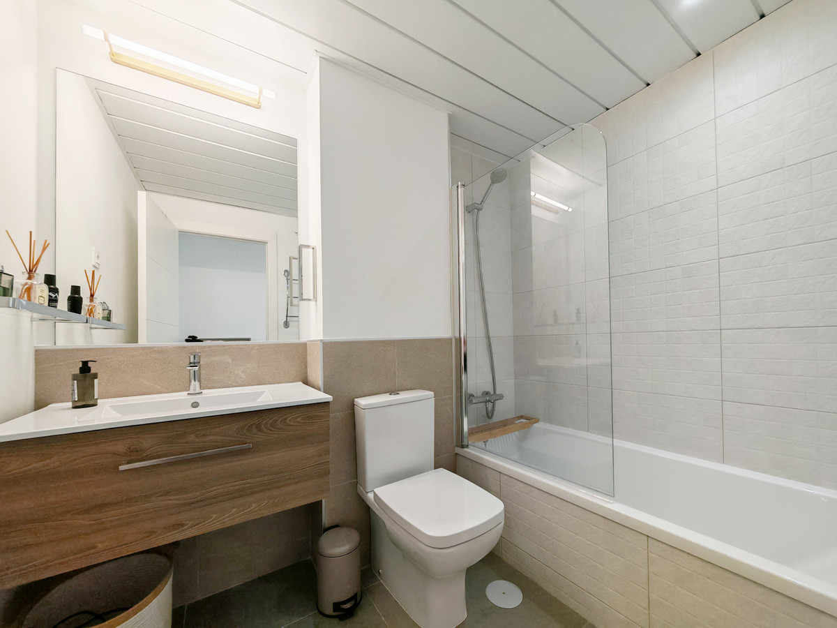 Appartement te koop in Manilva | 2 slaapkamers H5327791