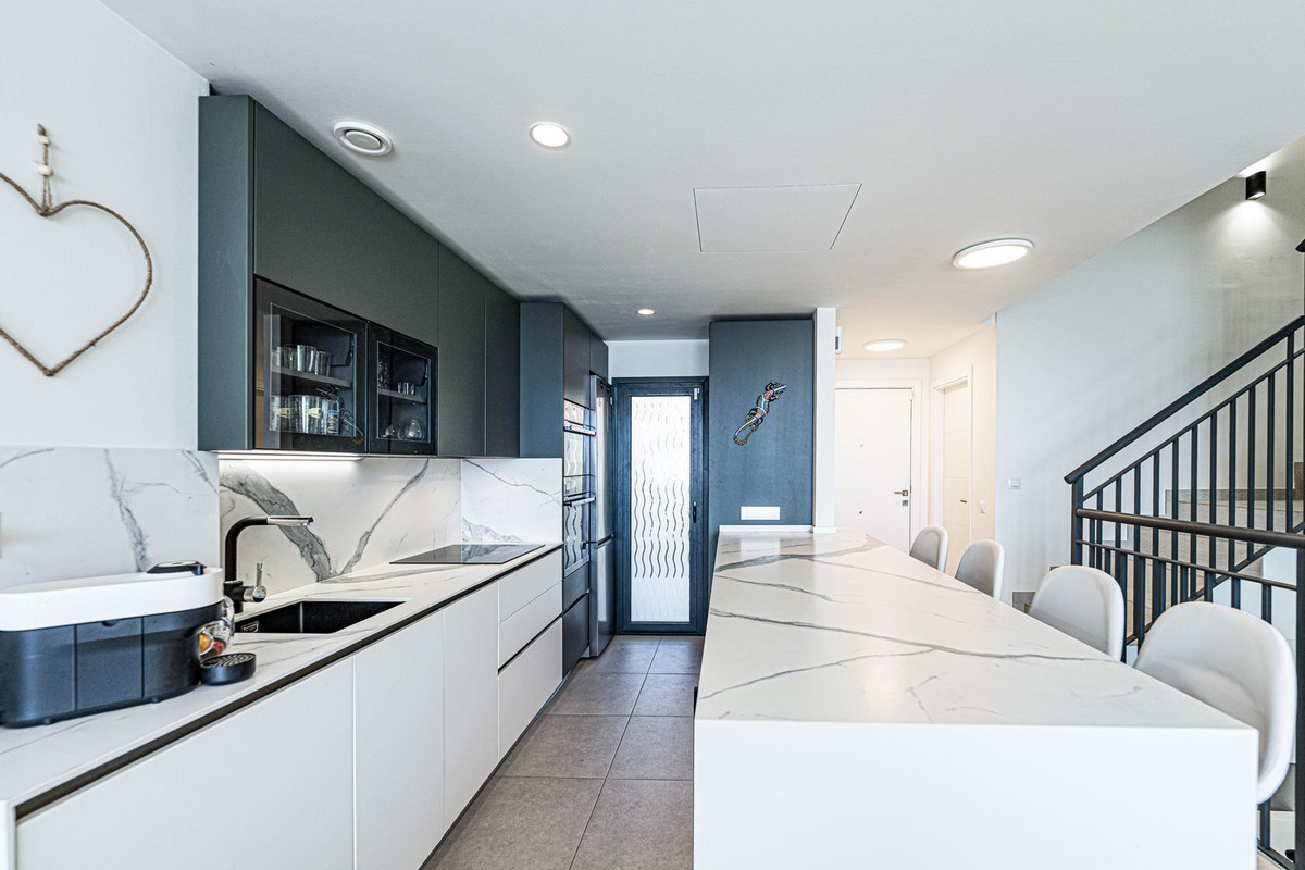 Huis te koop in Manilva | 4 slaapkamers H5329969