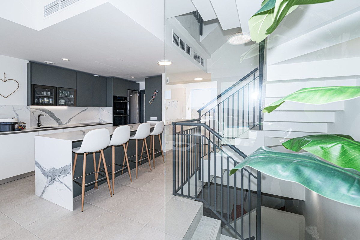 Huis te koop in Manilva | 4 slaapkamers H5329969