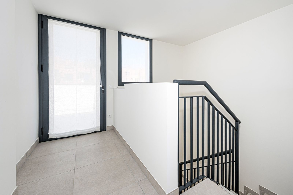 Huis te koop in Manilva | 4 slaapkamers H5329969