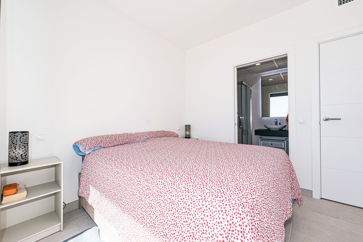 Huis te koop in Manilva | 4 slaapkamers H5329969