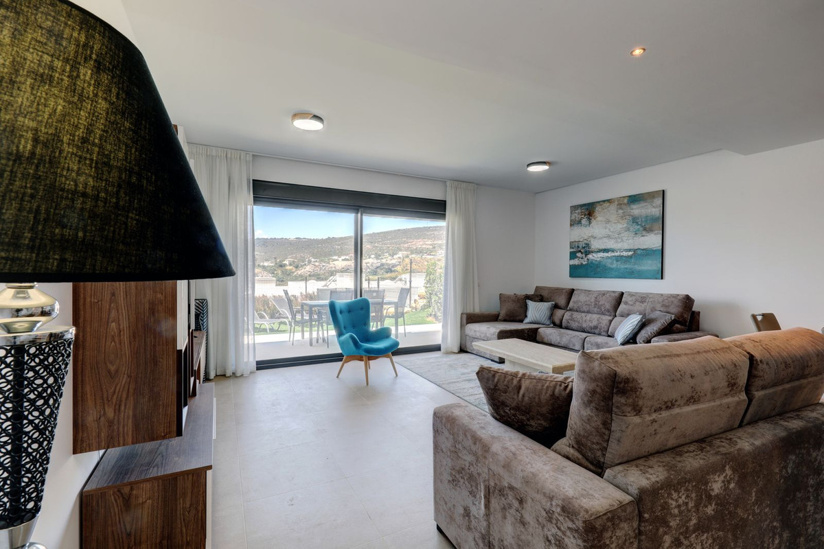 Huis te koop in Manilva | 4 slaapkamers H5380195