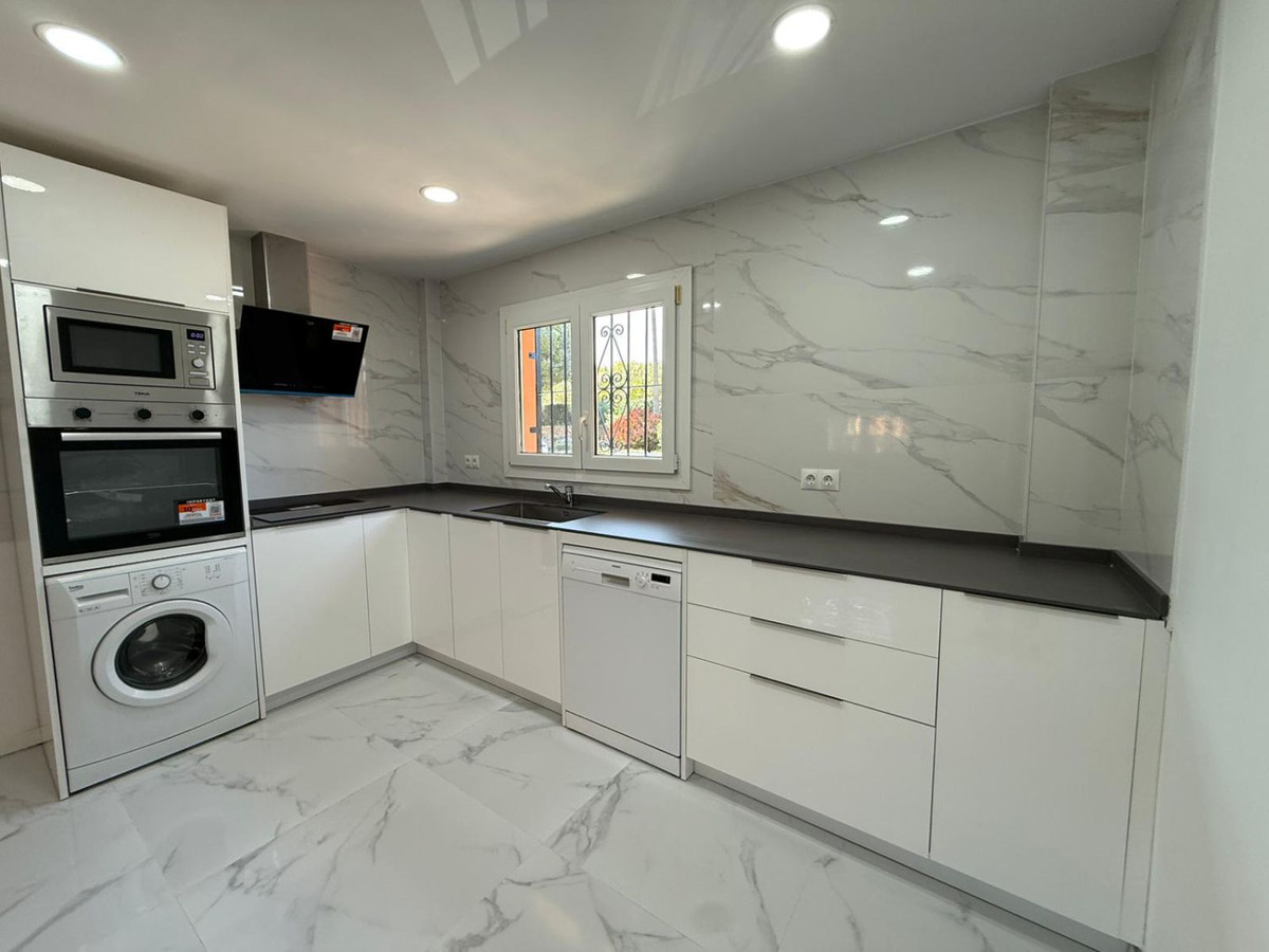 Huis te koop in Manilva | 4 slaapkamers H5383081