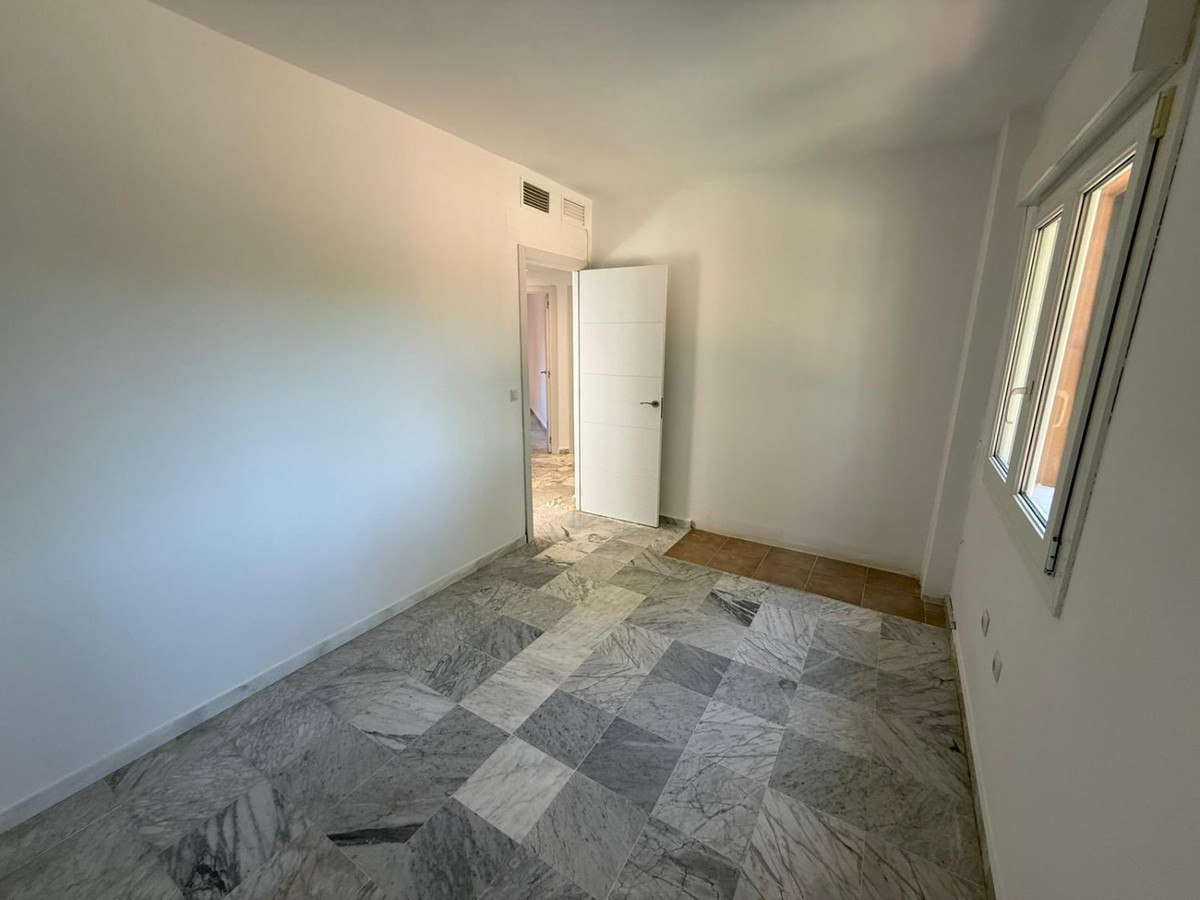 Huis te koop in Manilva | 4 slaapkamers H5383081