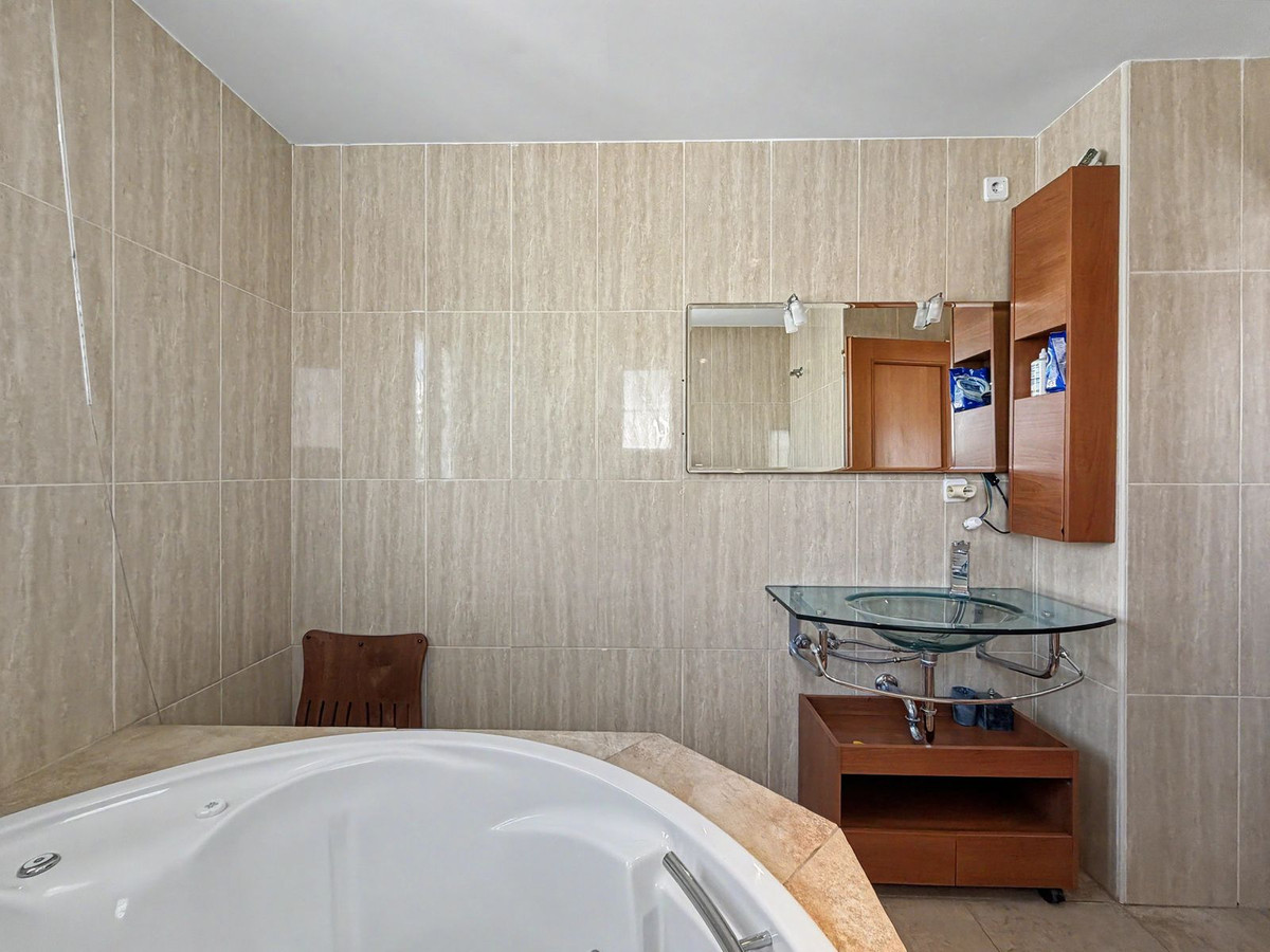 Huis te koop in Manilva | 6 slaapkamers H5389591