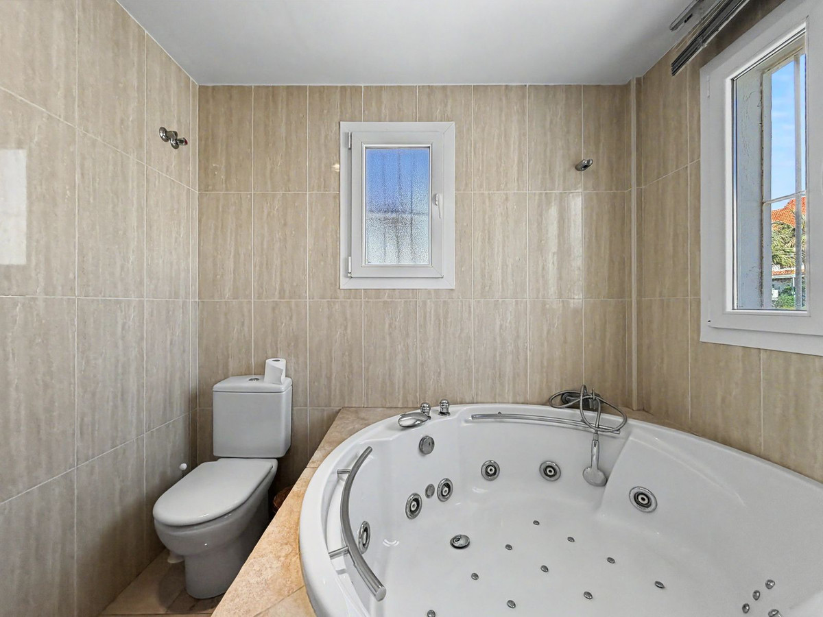 Huis te koop in Manilva | 6 slaapkamers H5389591
