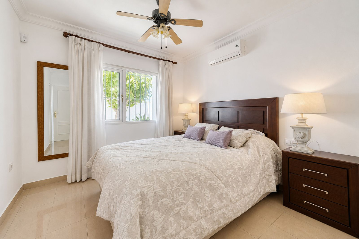 Huis te koop in Manilva | 5 slaapkamers H5395921