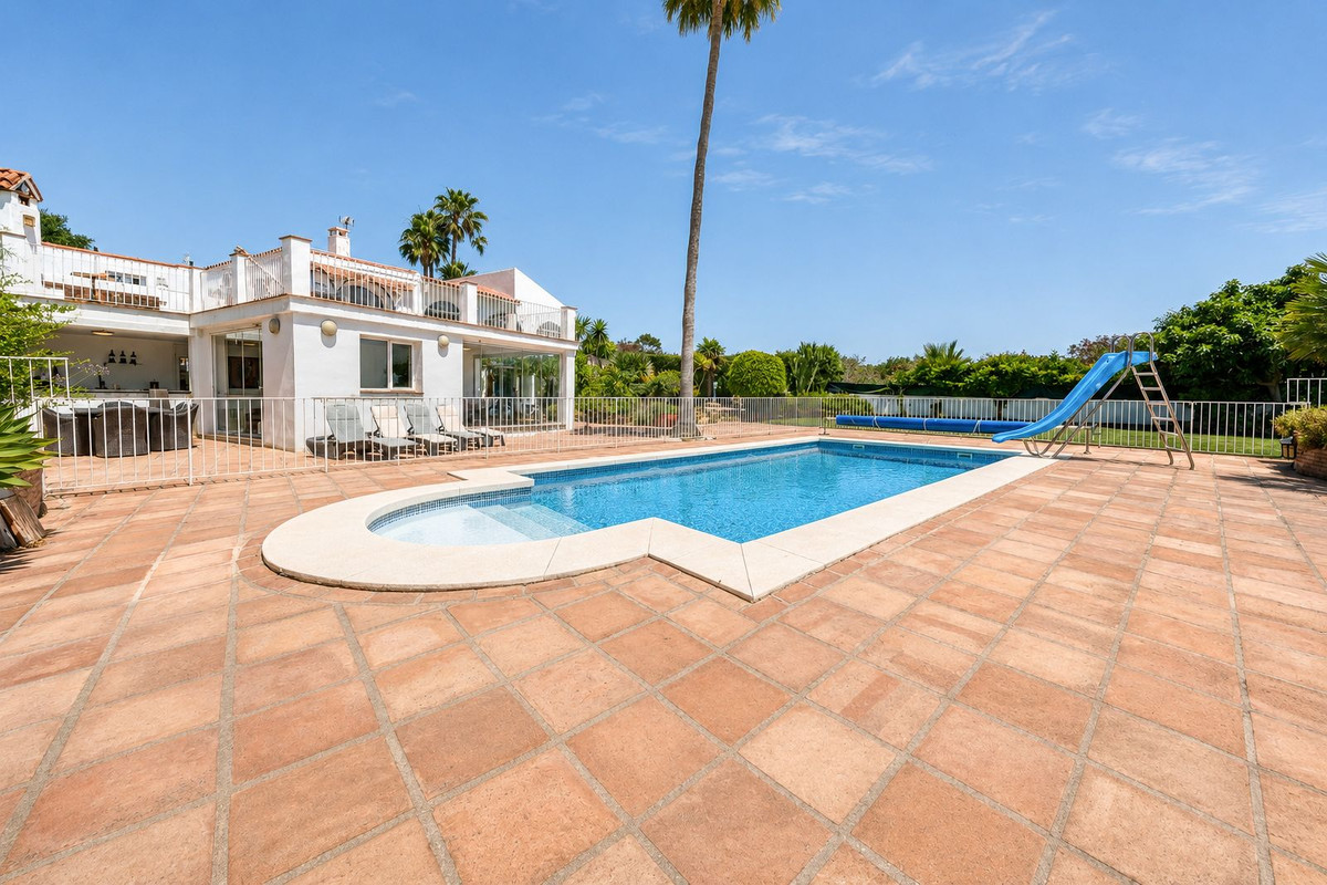 Huis te koop in Manilva | 5 slaapkamers H5395921