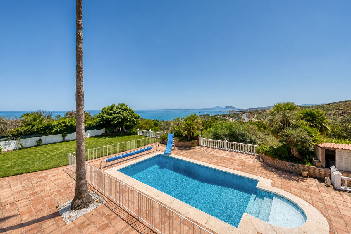 Huis te koop in Manilva | 5 slaapkamers H5395921