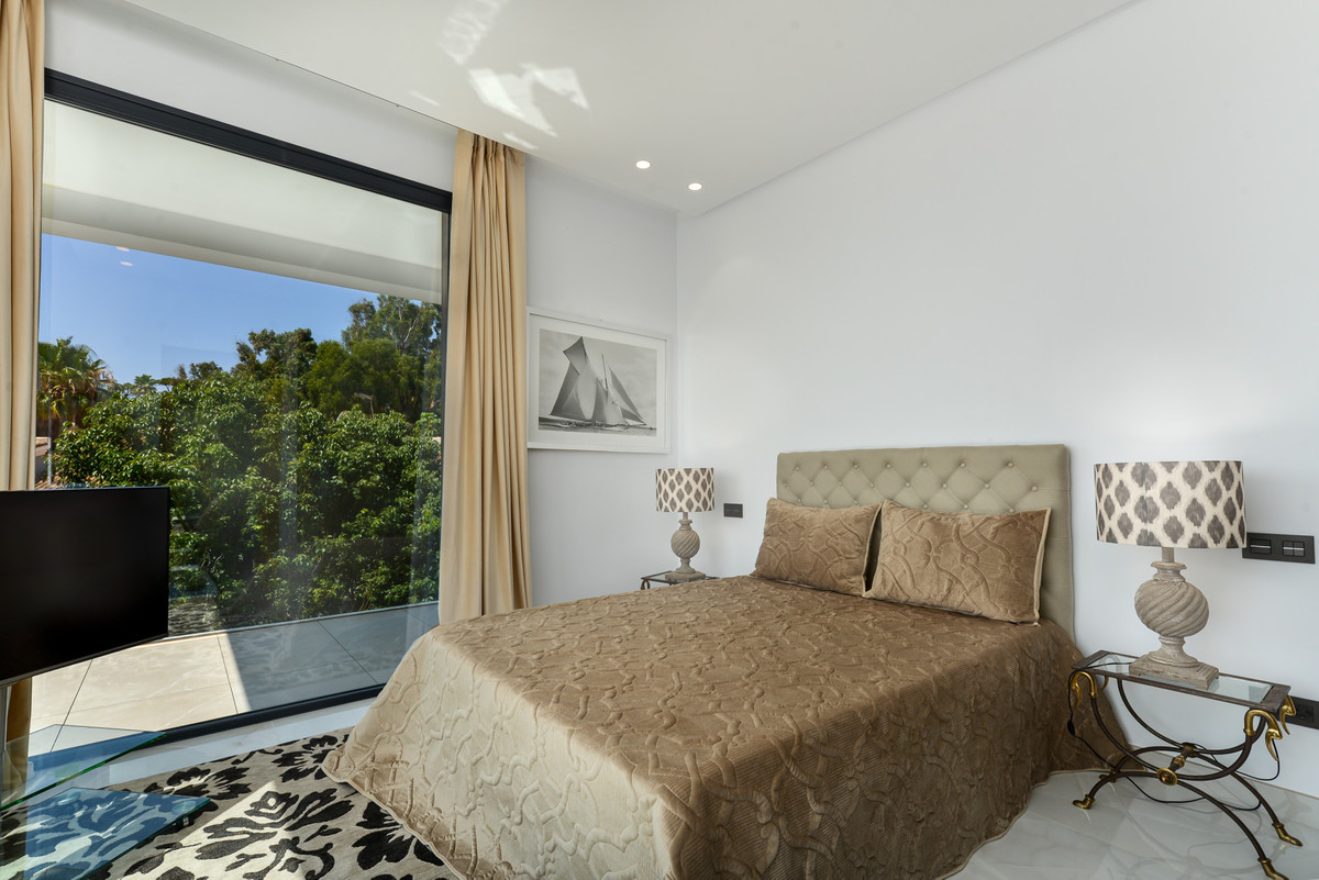Huis te koop in Manilva | 4 slaapkamers H5406691