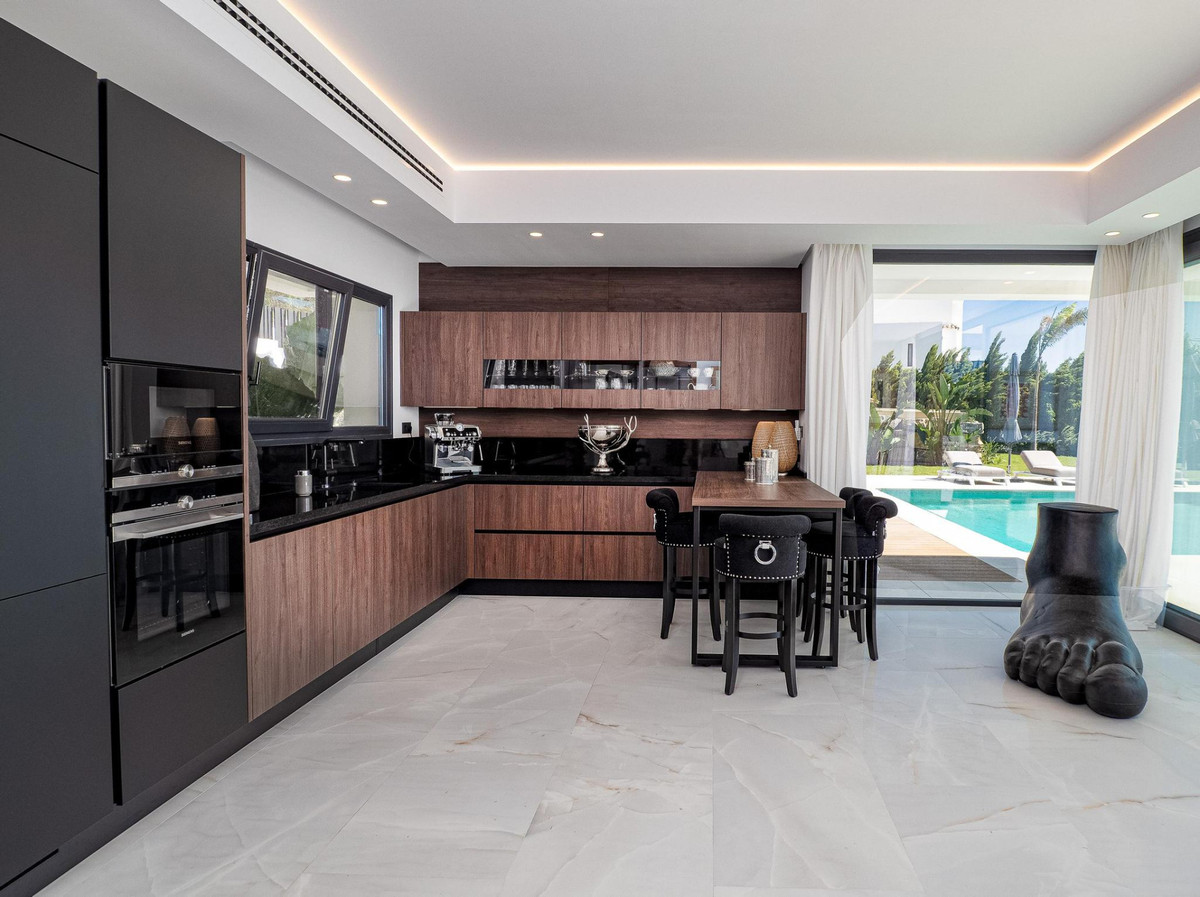 Huis te koop in Manilva | 4 slaapkamers H5406691