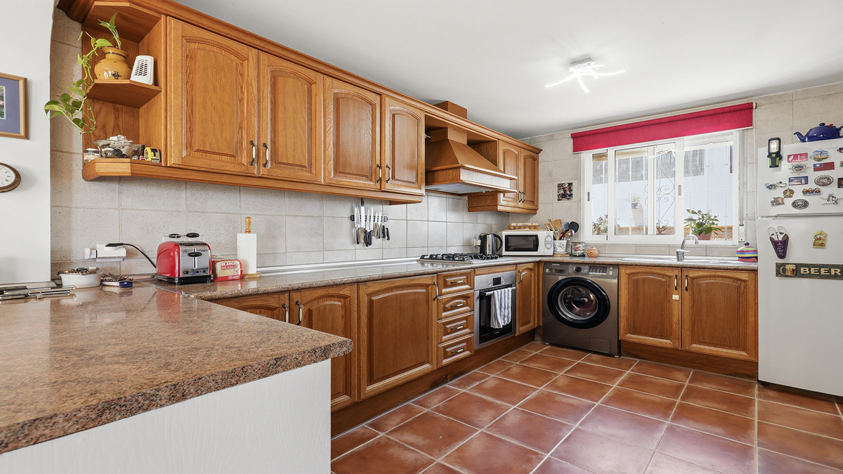 Huis te koop in Manilva | 4 slaapkamers H5427973