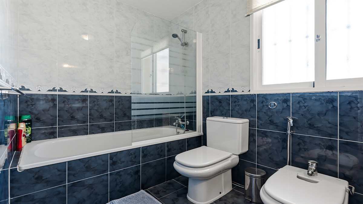 Huis te koop in Manilva | 4 slaapkamers H5427973