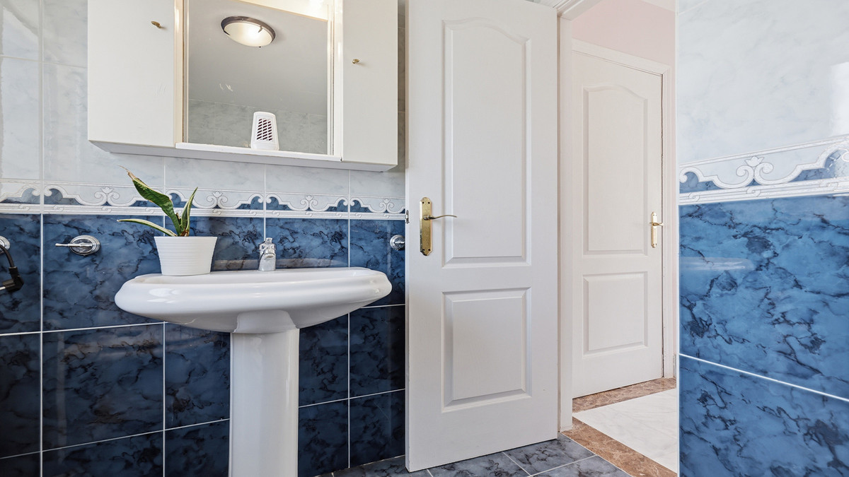 Huis te koop in Manilva | 4 slaapkamers H5427973
