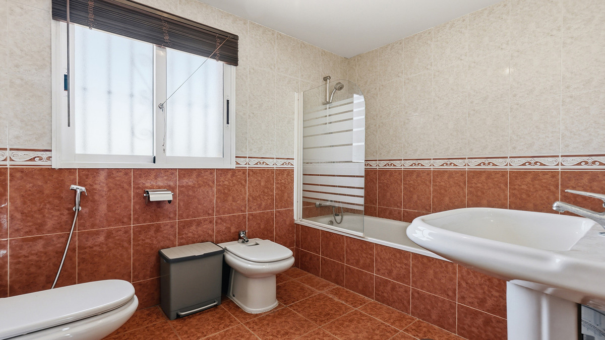 Huis te koop in Manilva | 4 slaapkamers H5427973