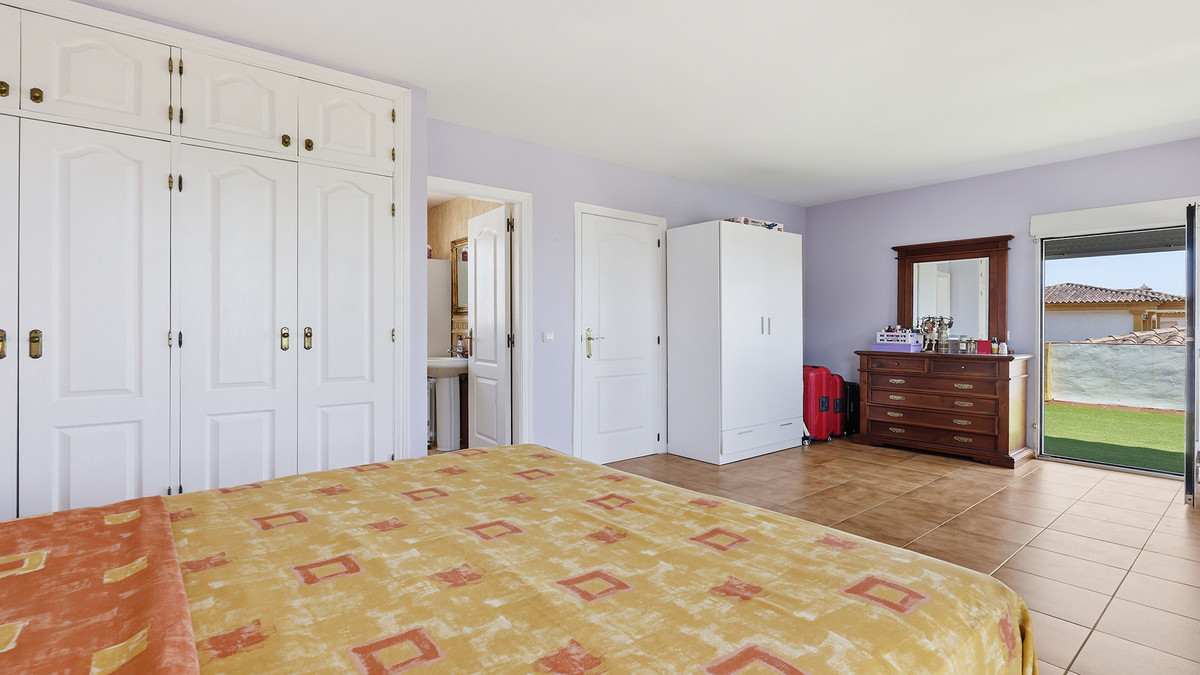 Huis te koop in Manilva | 4 slaapkamers H5427973