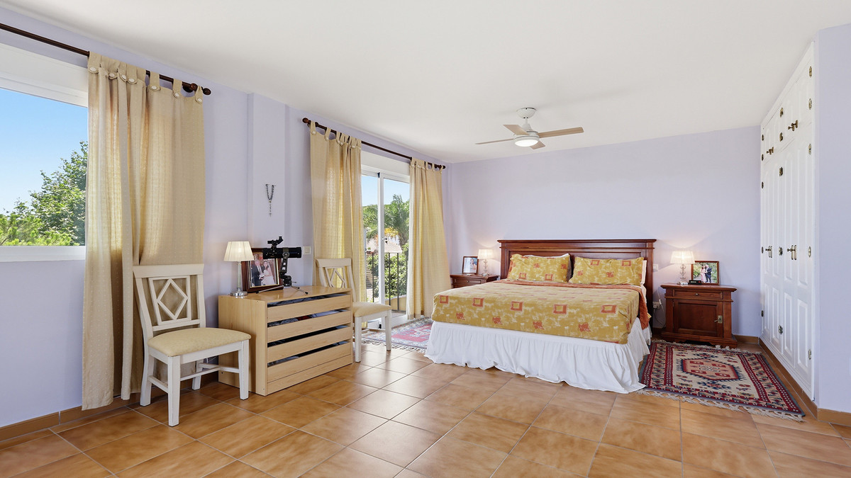 Huis te koop in Manilva | 4 slaapkamers H5427973