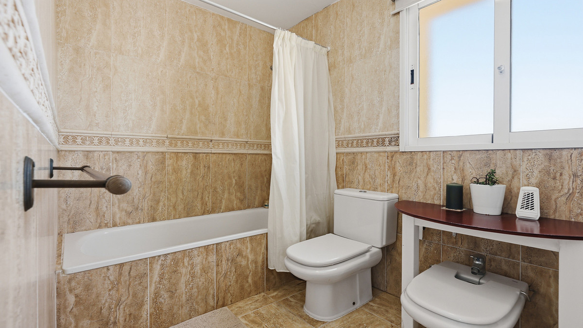 Huis te koop in Manilva | 4 slaapkamers H5427973