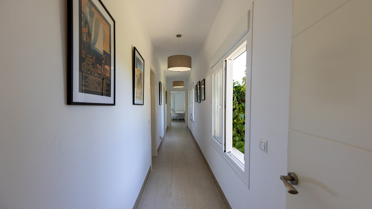 Huis te koop in Manilva | 4 slaapkamers H5436409
