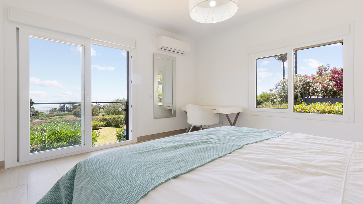 Huis te koop in Manilva | 4 slaapkamers H5436409