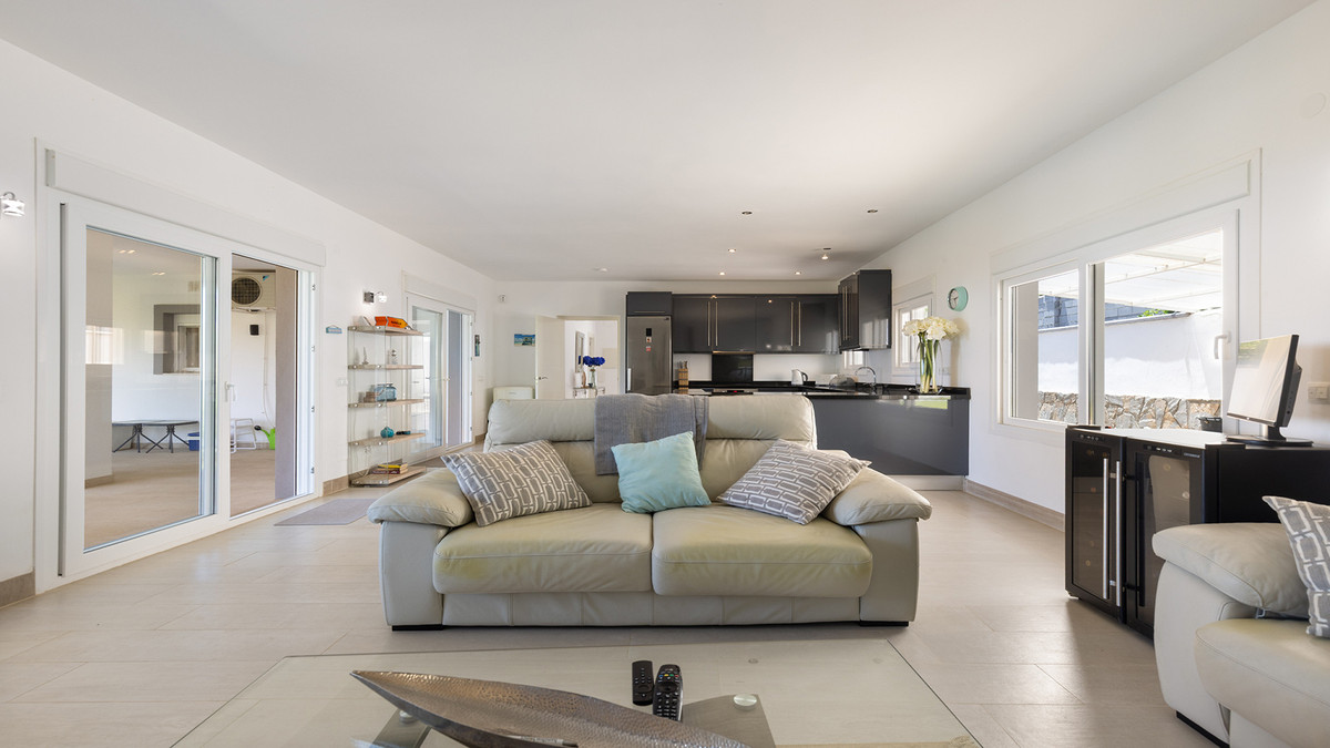 Huis te koop in Manilva | 4 slaapkamers H5436409