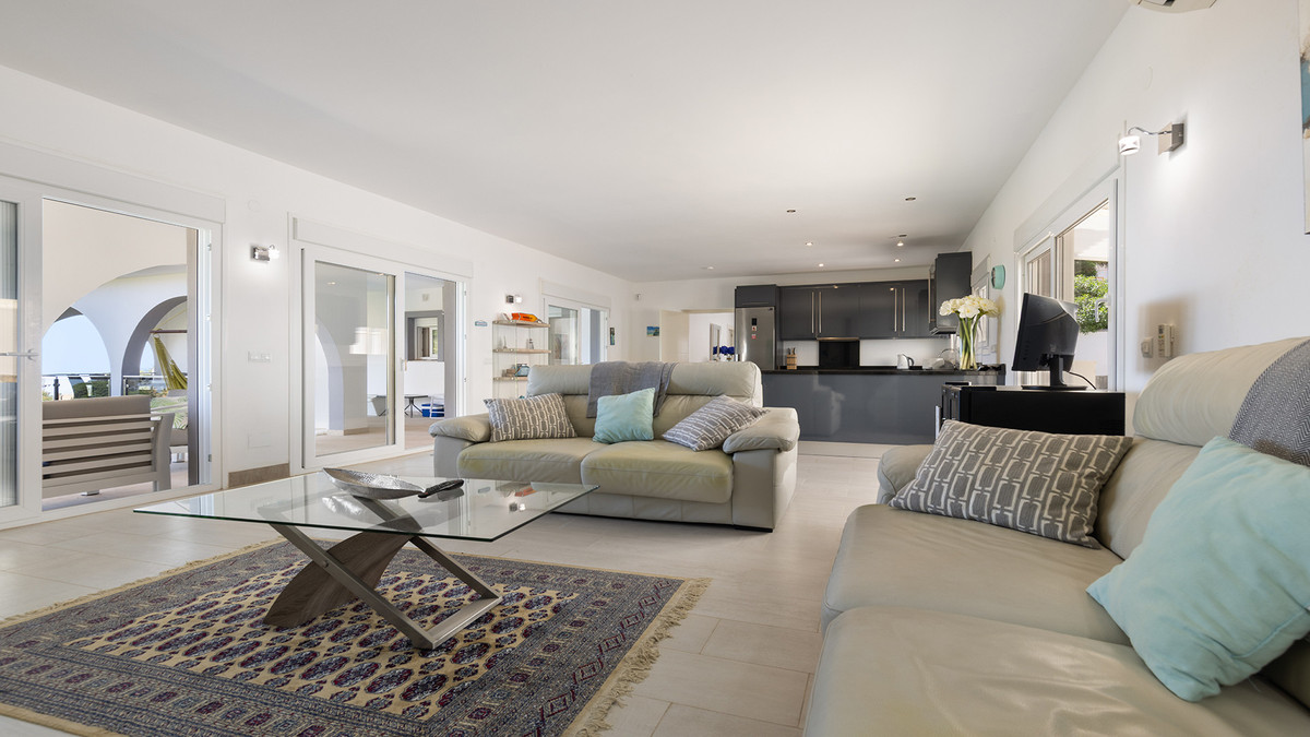 Huis te koop in Manilva | 4 slaapkamers H5436409