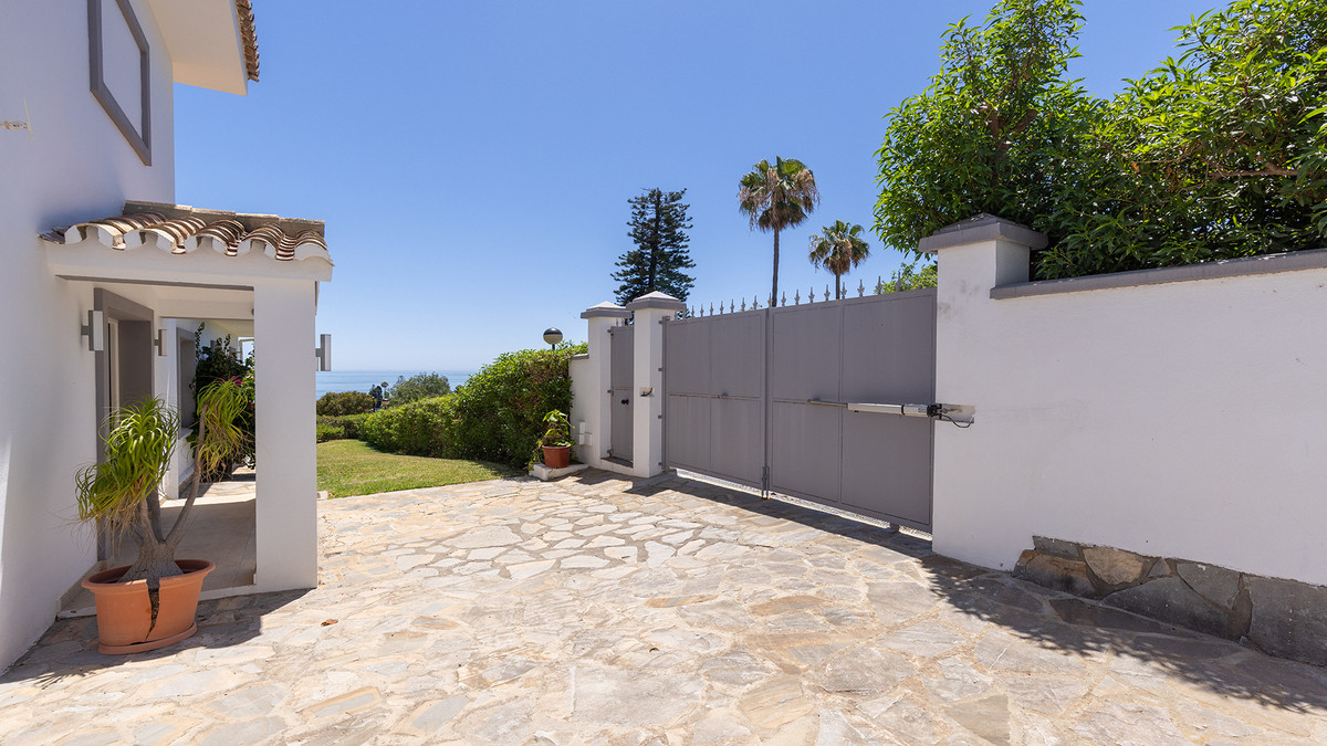 Huis te koop in Manilva | 4 slaapkamers H5436409